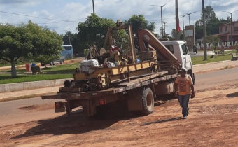 Prefeitura de Santa Luzia entrega trilhos doados pela VALE